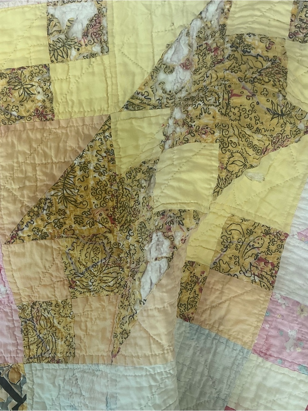 Vintage hand stitched multicolor Patchwork Quilt 72 x 74 USA made - Picture 10 of 10